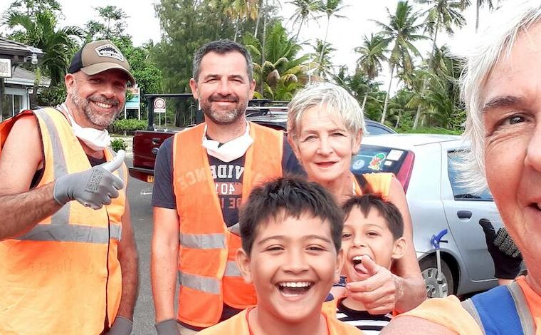 event image 1598210959 les bourdons de moorea au taquet meme a haapiti